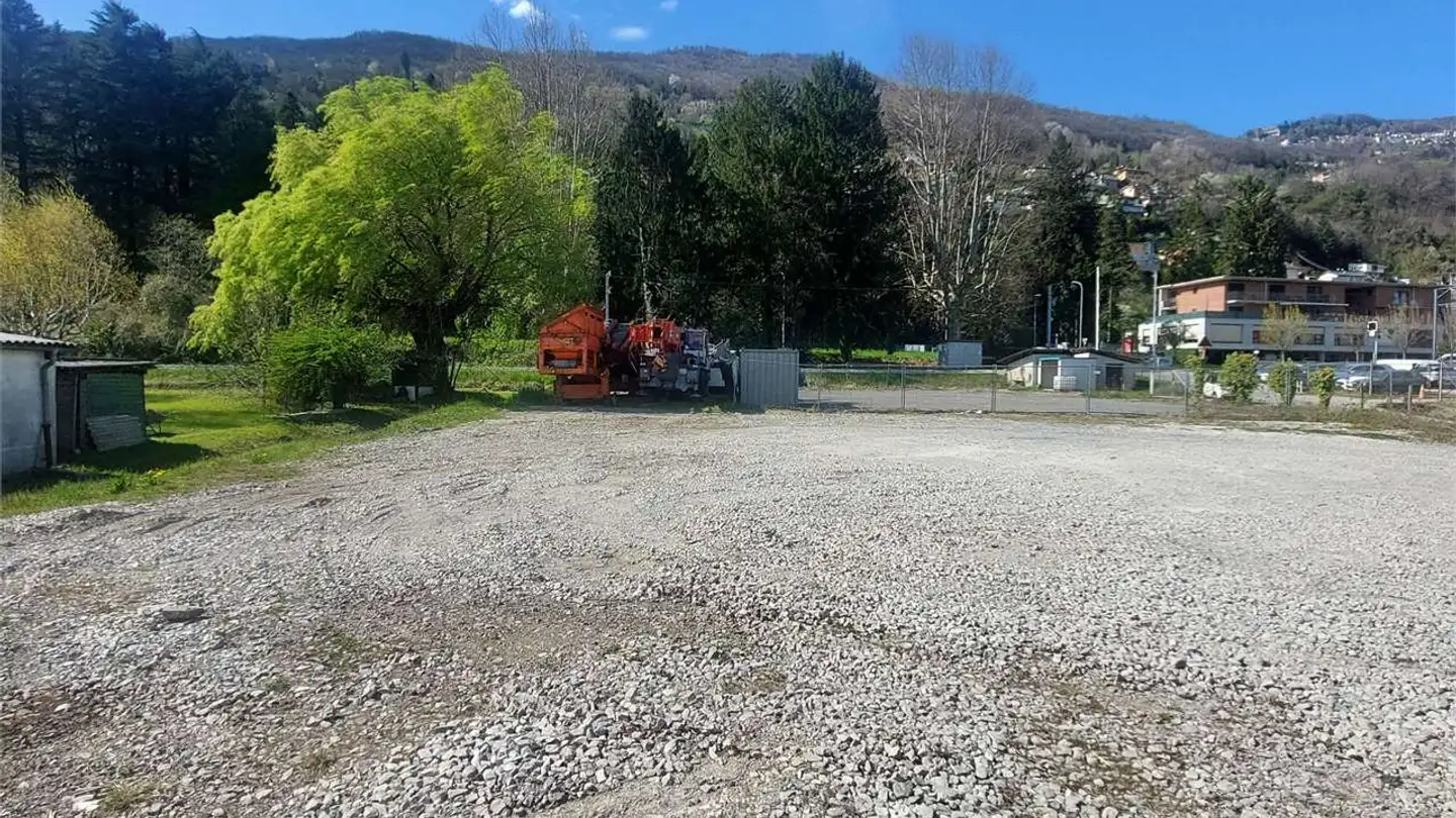 Constructible plot for sale - 6982 Agno