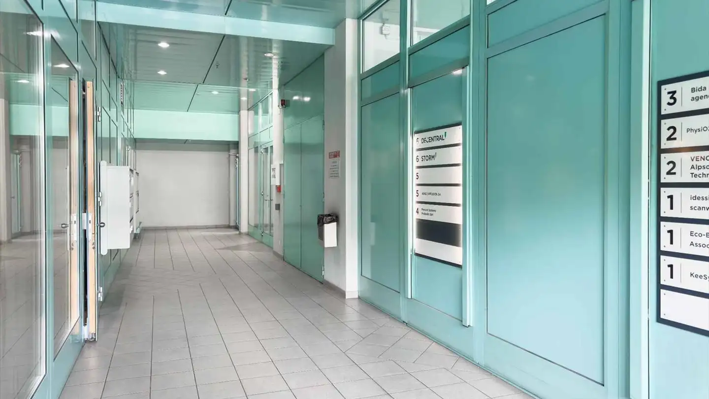 Bureau à louer - 1227 Les Acacias