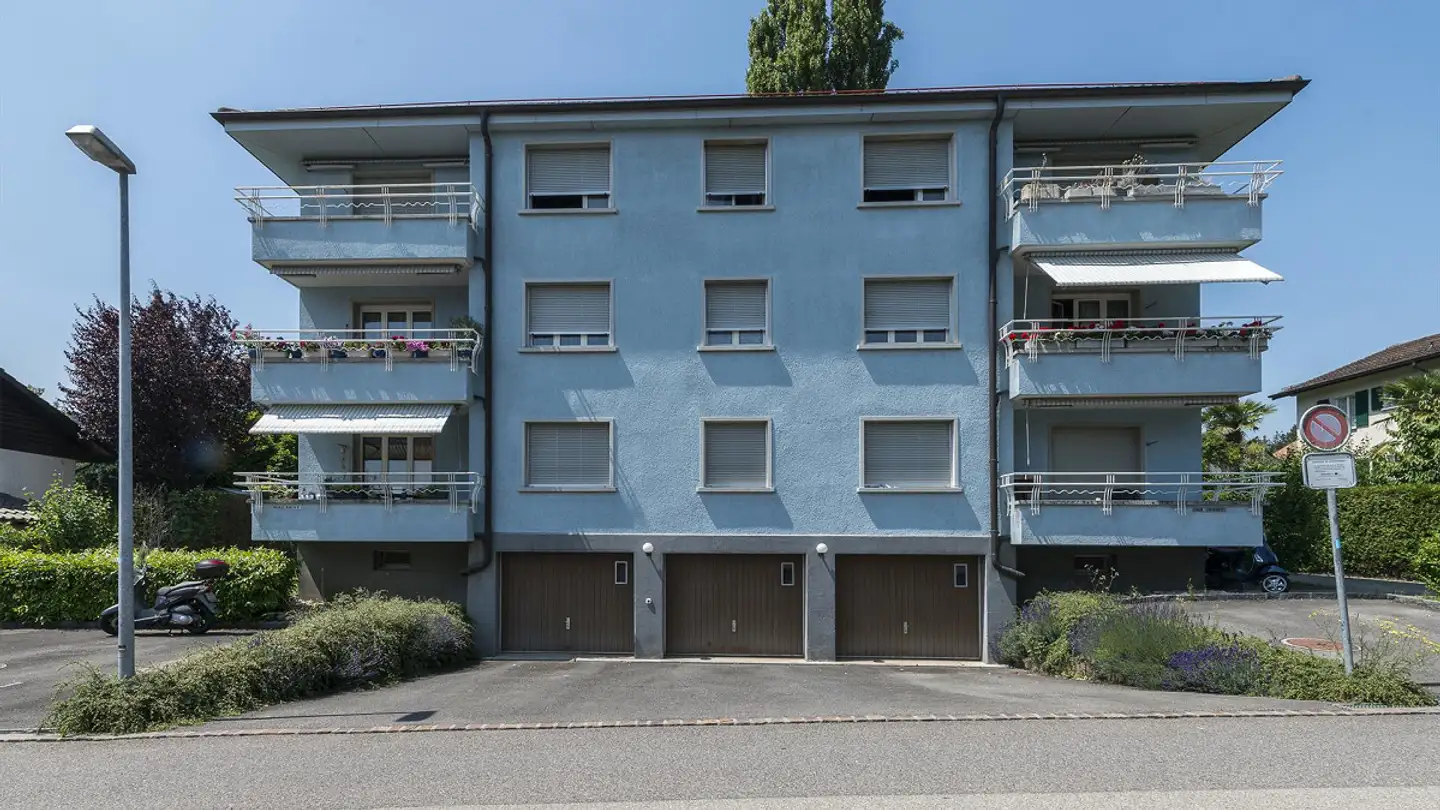 Place de parking extérieure à louer - Avenue Auguste Forel 8, 1110 Morges