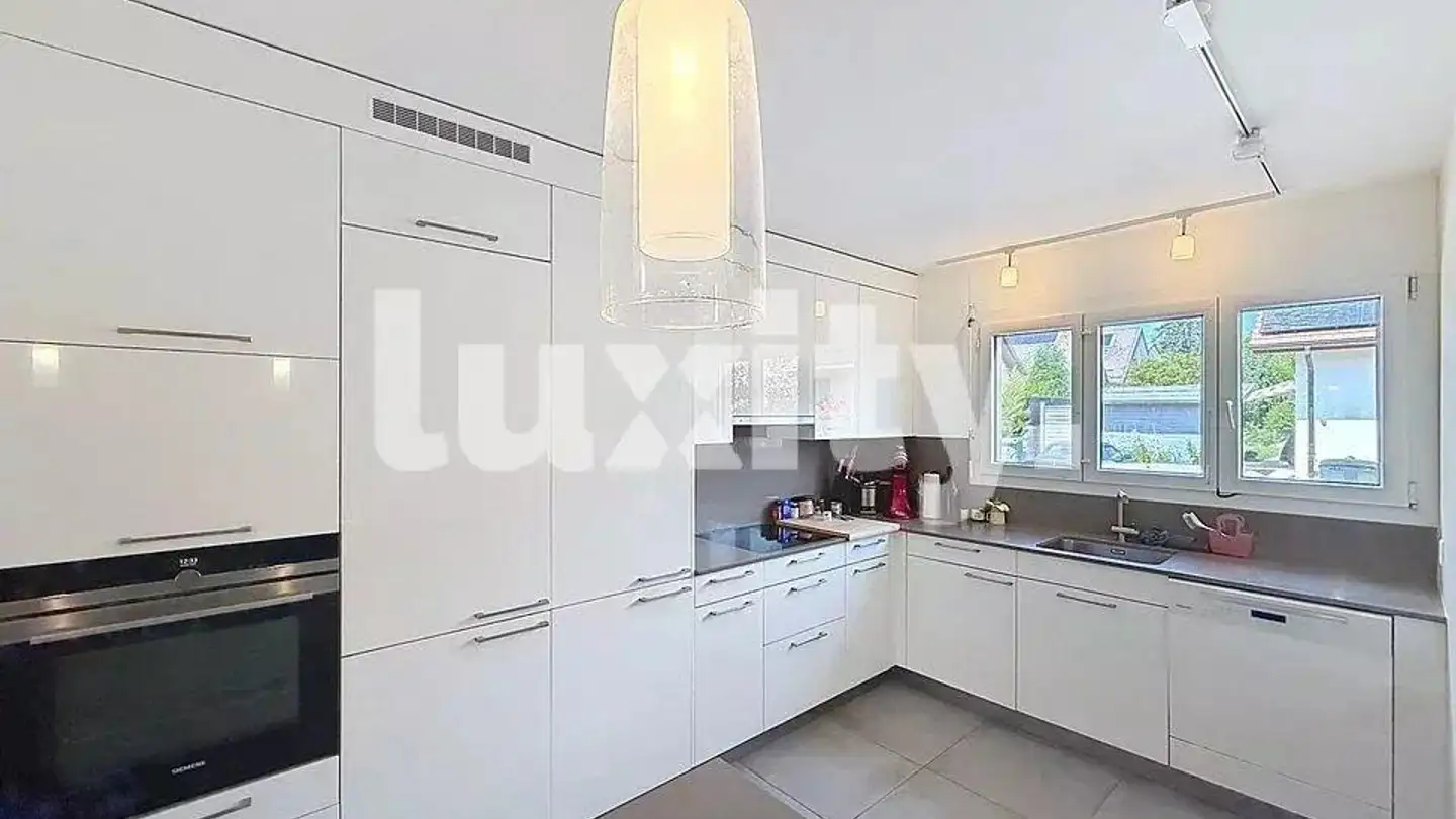 Row house for rent - 1196 Gland - Photo 4