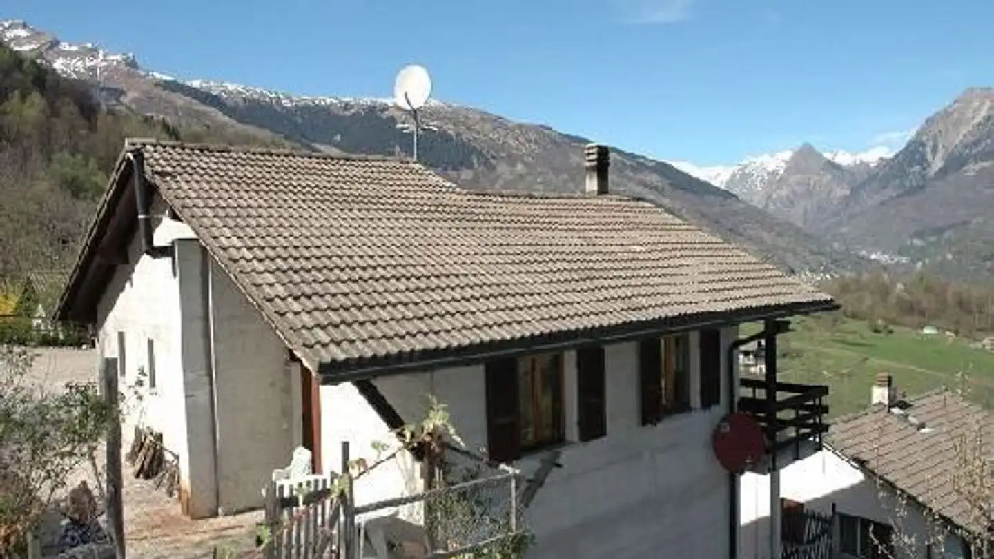 Höhlenhaus kaufen - 6722 Corzoneso