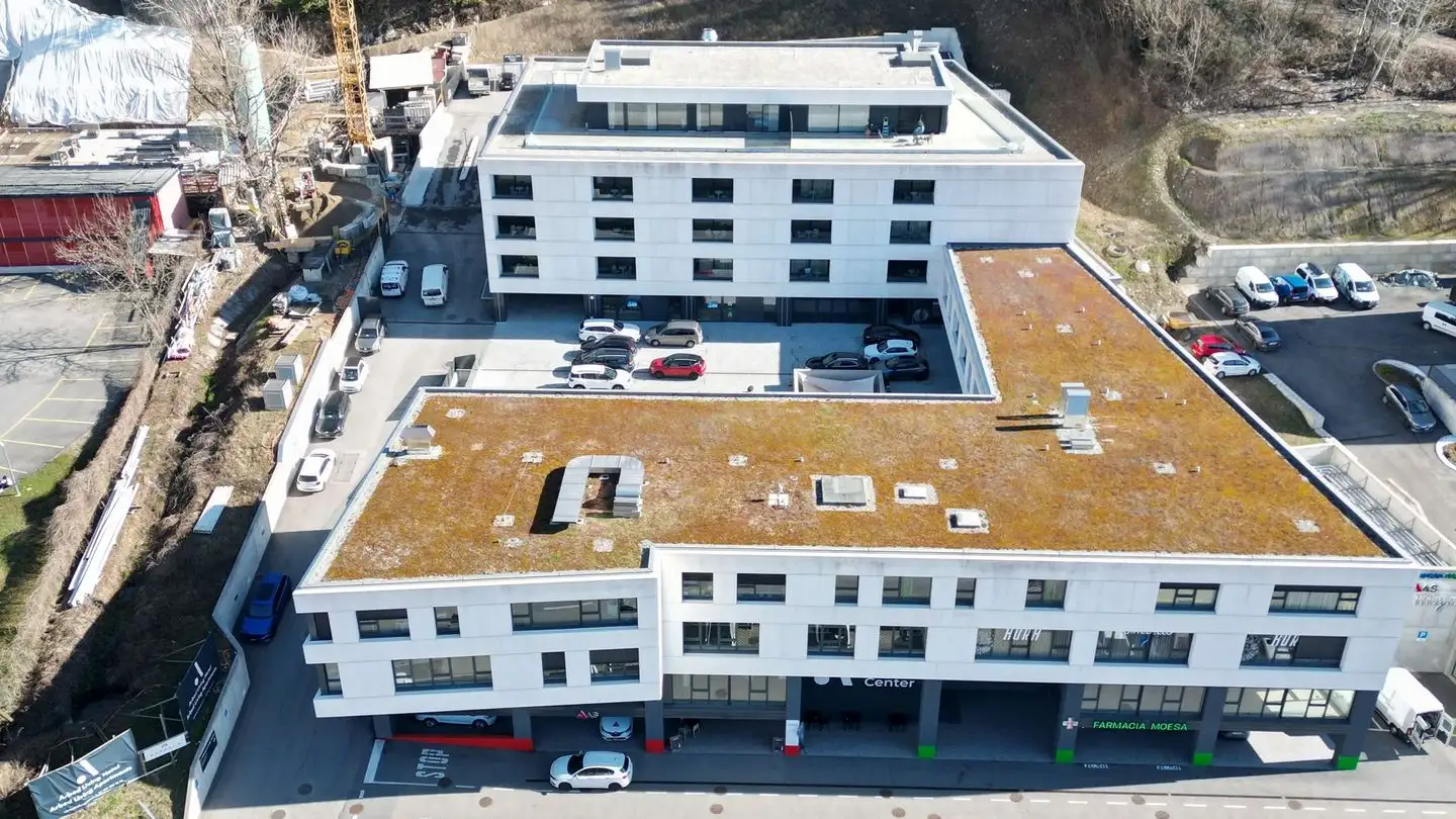 Commerciale in affitto - Via Stazione 24, 6532 Castione
