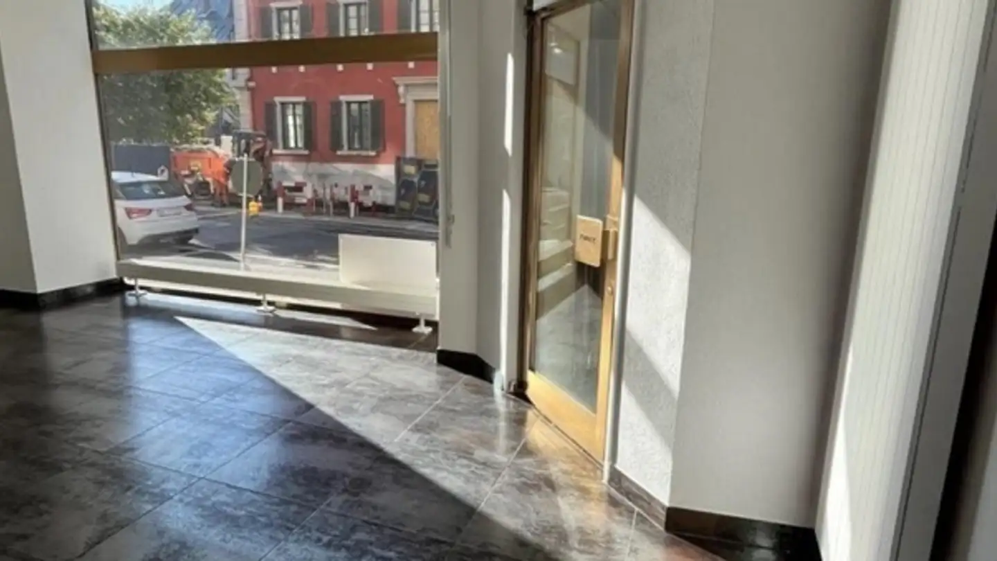 Gewerbe mieten - Grande-Rue 42, 2400 Le Locle - Foto 2