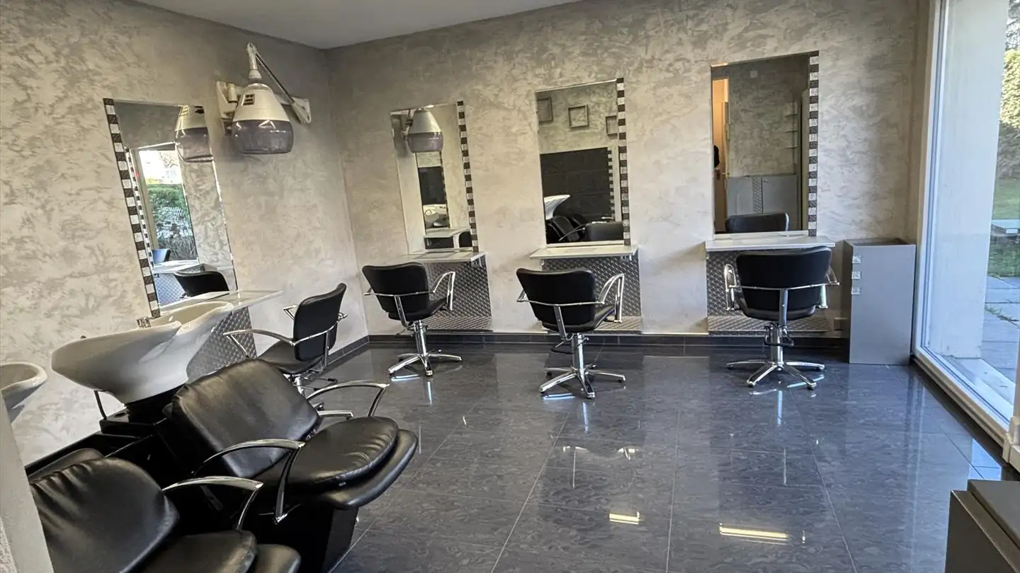 Hairdresser for rent - Route De L'hôpital 3, 3960 Sierre