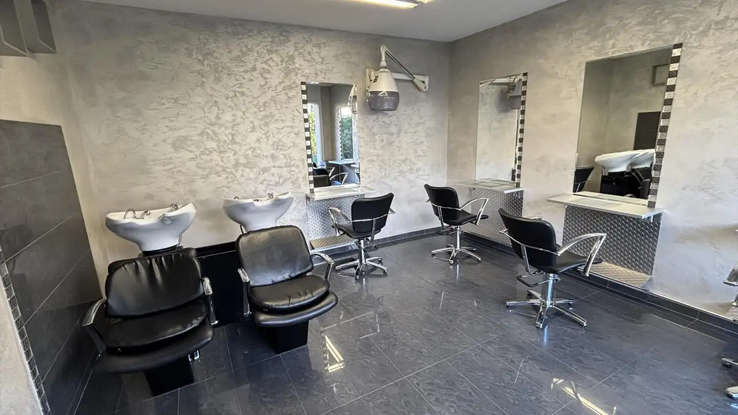 Hairdresser for rent - Route De L'hôpital 3, 3960 Sierre - Photo 2