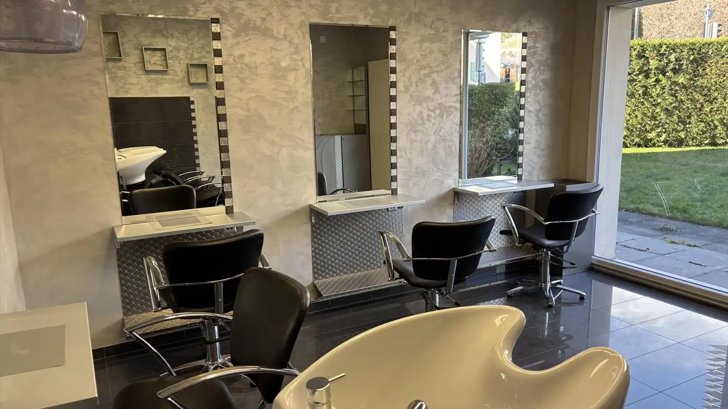 Hairdresser for rent - Route De L'hôpital 3, 3960 Sierre - Photo 3