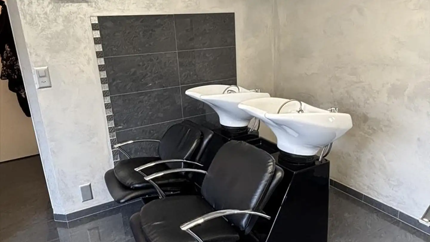 Hairdresser for rent - Route De L'hôpital 3, 3960 Sierre - Photo 4