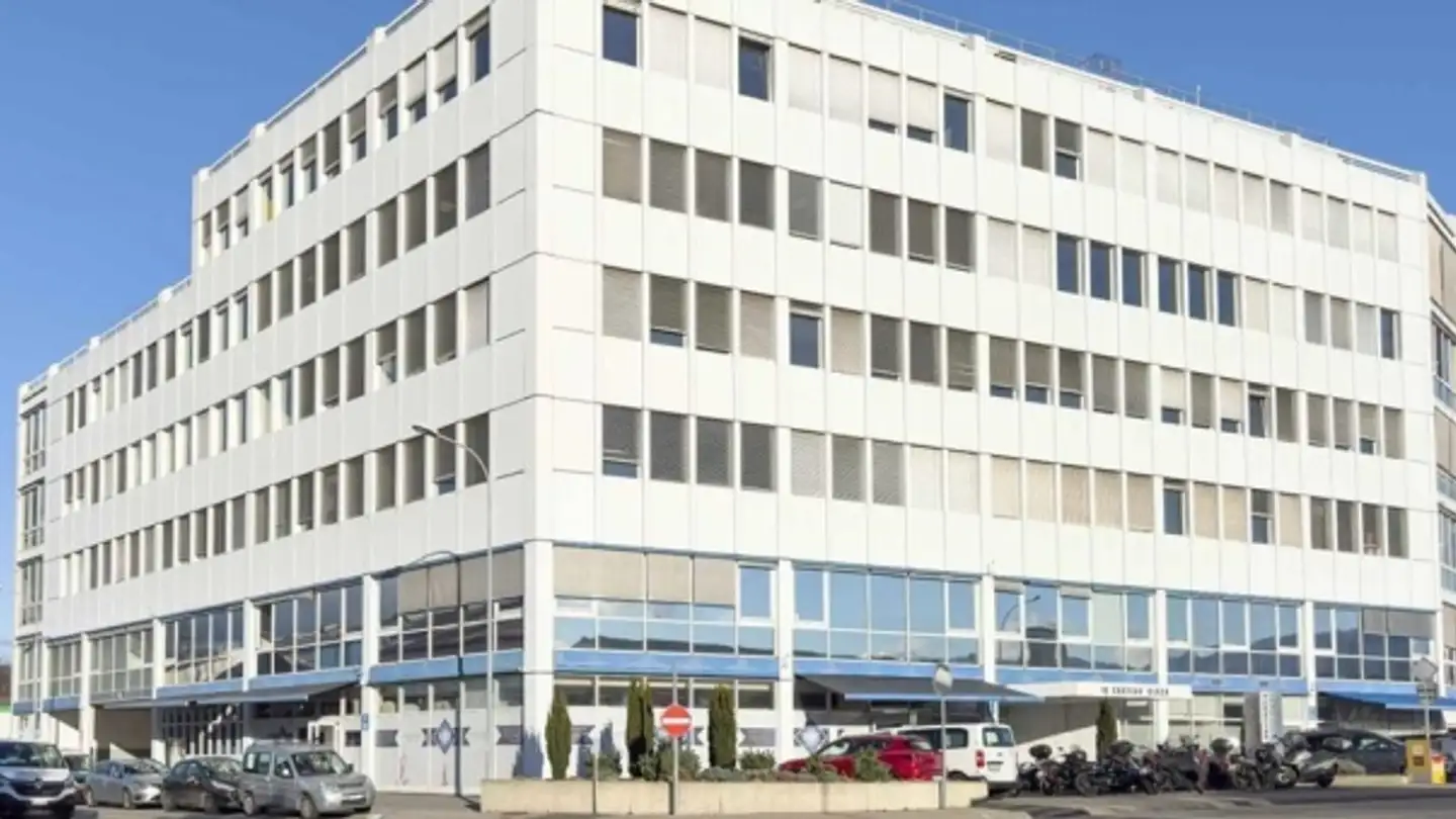 Mixed-use building for rent - Chemin Du Château-Bloch 10, 1219 Le Lignon