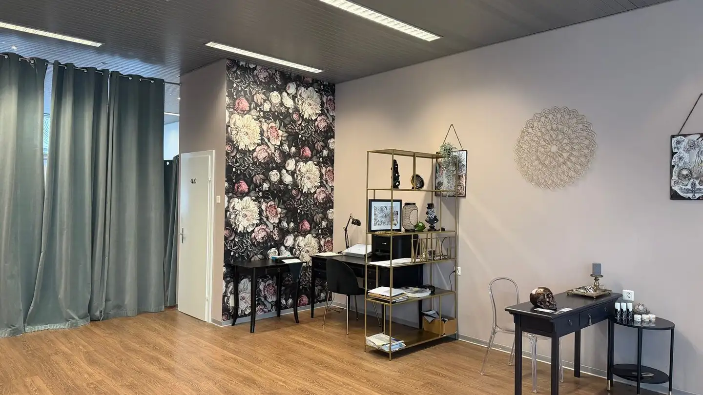 Magasin à louer - Luzernerstrasse 10, 6343 Rotkreuz - Photo 2