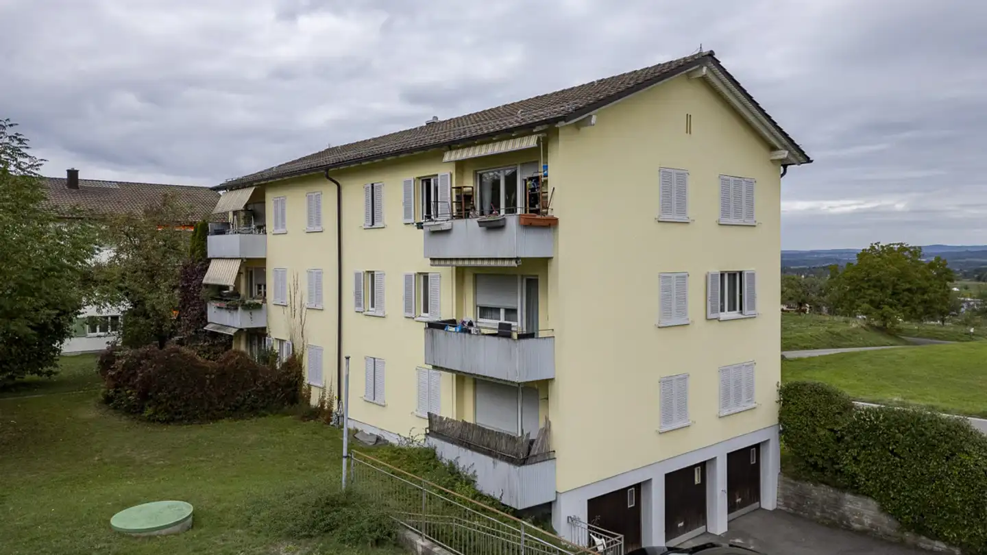 Mehrfamilienhaus kaufen - Willikonerstrasse 30, 8618 Oetwil am See