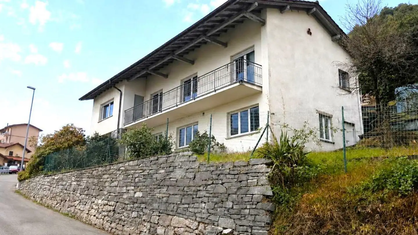 Residential building for sale - 6597 Agarone