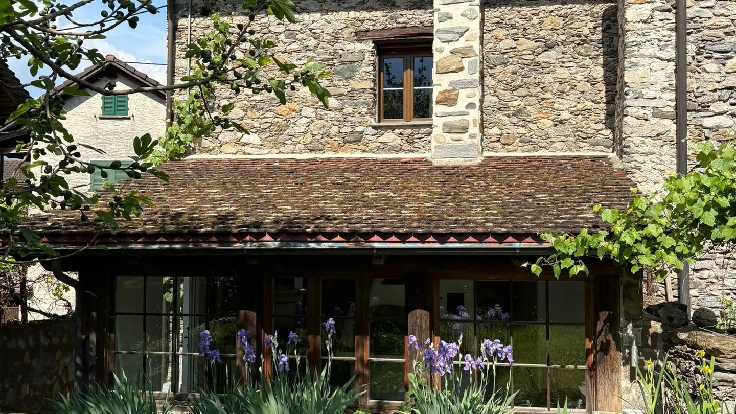 Haus kaufen - In Rugn, 6535 Roveredo GR
