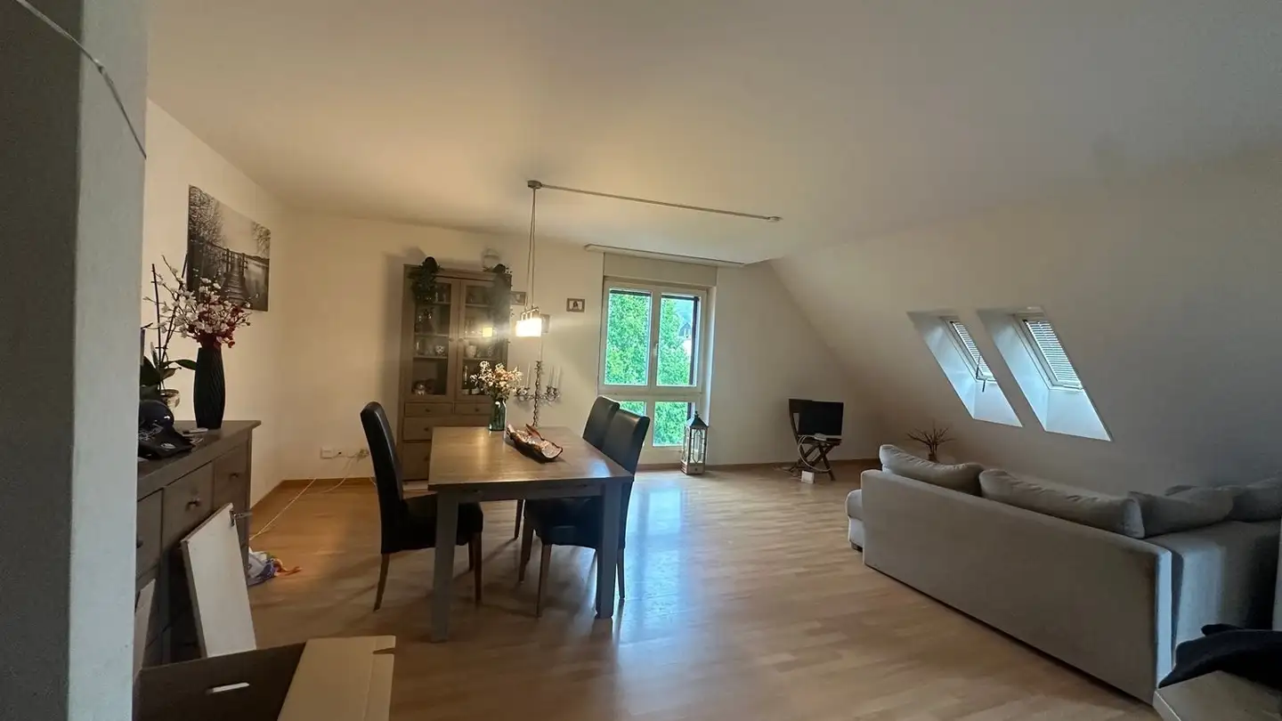 Appartement à louer - Esslingerstrasse 39, 8618 Oetwil am See
