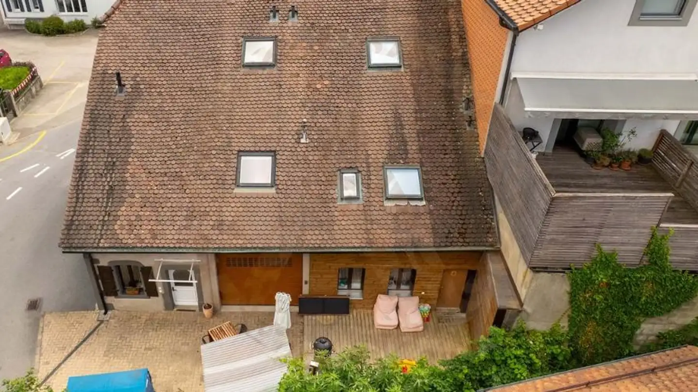 Residential building for sale - 1416 Pailly