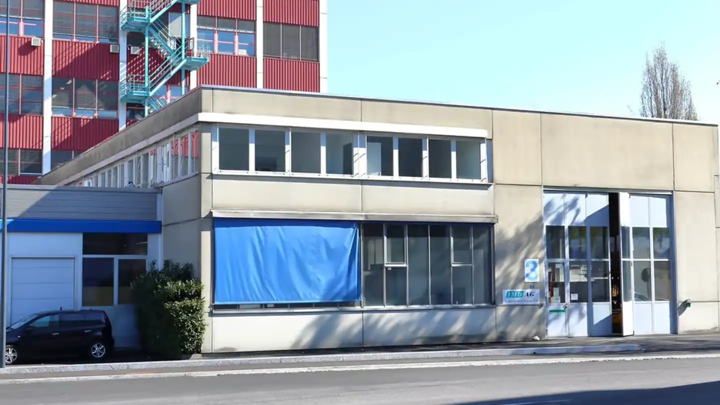 Commercial for rent - Industriestrasse 26, 2555 Brügg BE - Photo 2