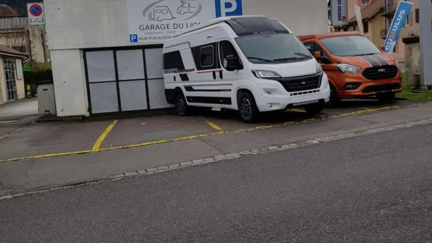 Parcheggio esterno in affitto - Grand-Rue 60, 2710 Tavannes - Photo 2