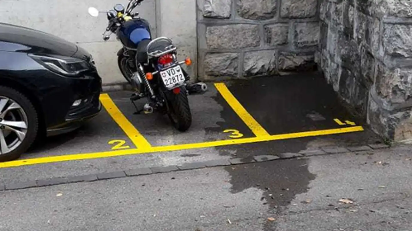 Motorradparkplatz mieten - Avenue Du Léman 6, 1005 Lausanne