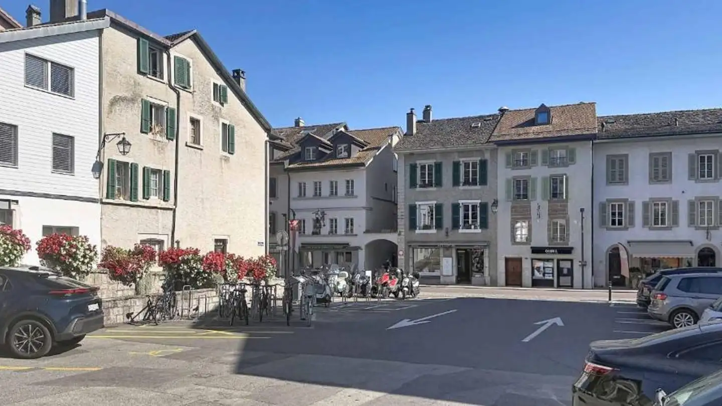 Mixed-use building for sale - 1296 Coppet