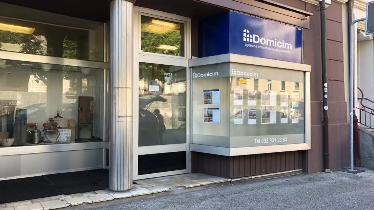 Espace publicitaire à louer - Rue Daniel-Jeanrichard, 2400 Le Locle