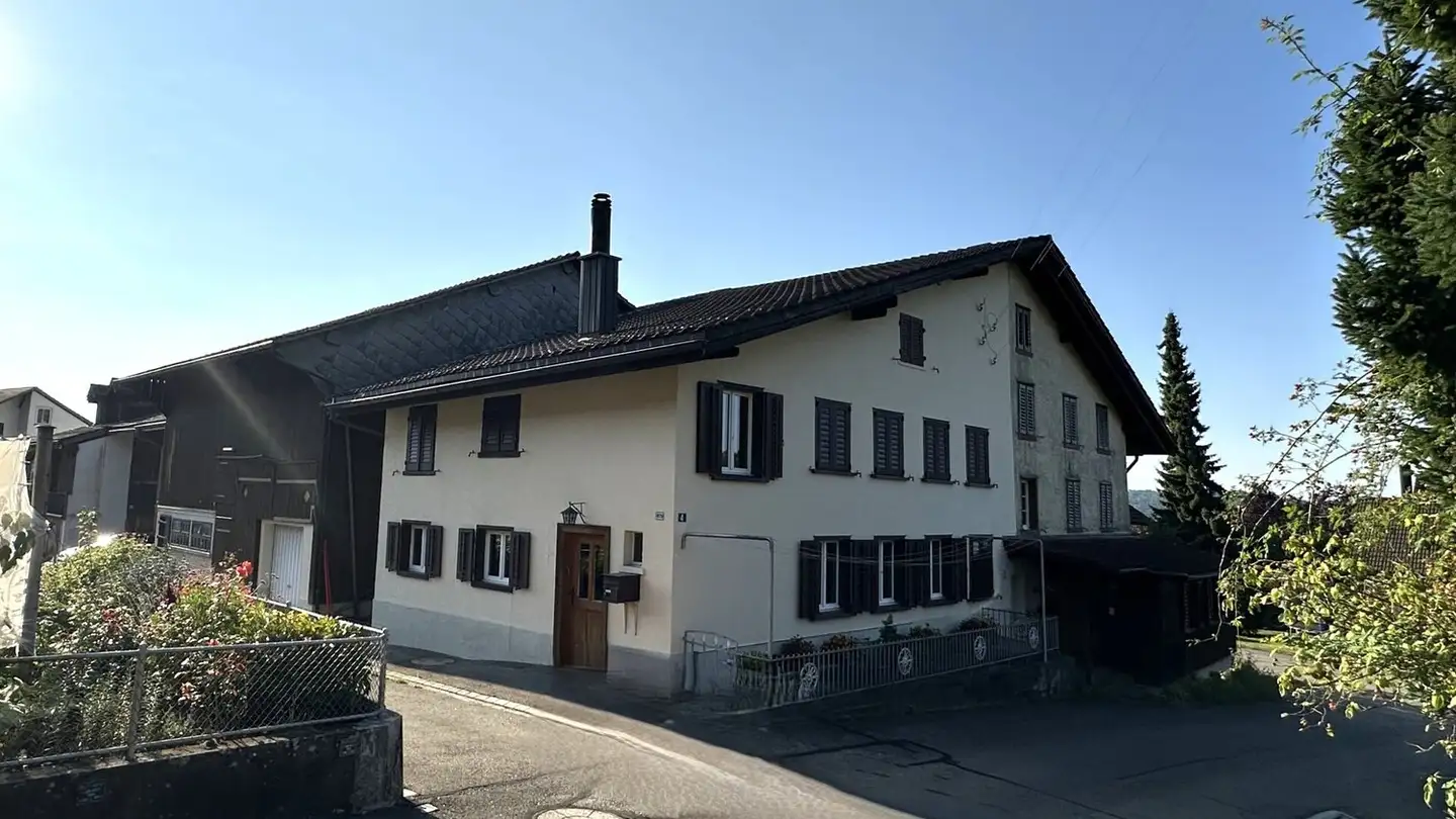 Casa singola in vendita - Bergstrasse 4, 8335 Hittnau