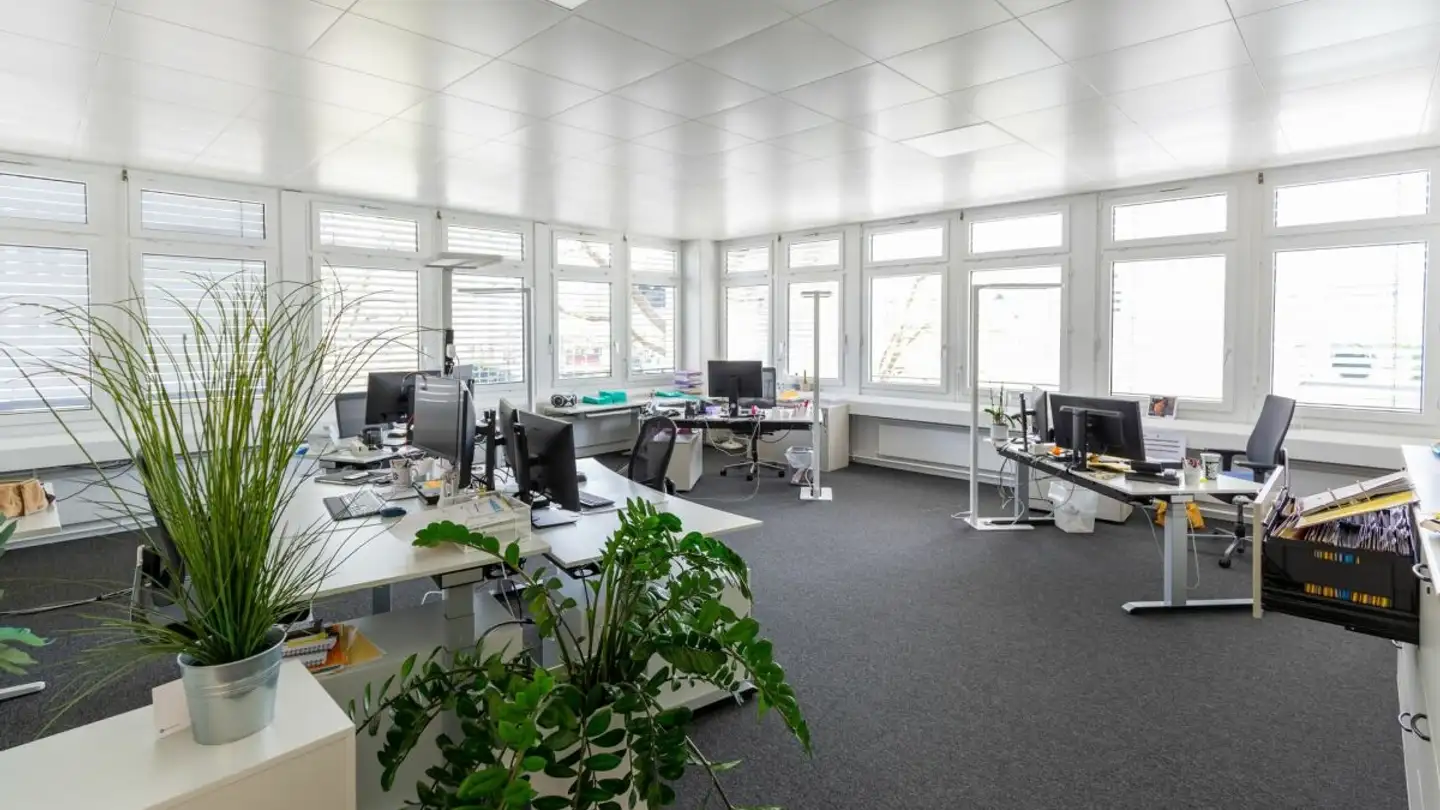 Bureau à louer - Industriestrasse 25, 8604 Volketswil