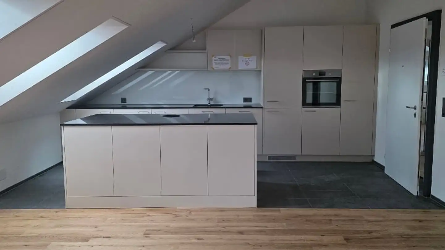 Dachgeschosswohnung mieten - Pfaffenwiesenstrasse 57, 8404 Winterthur