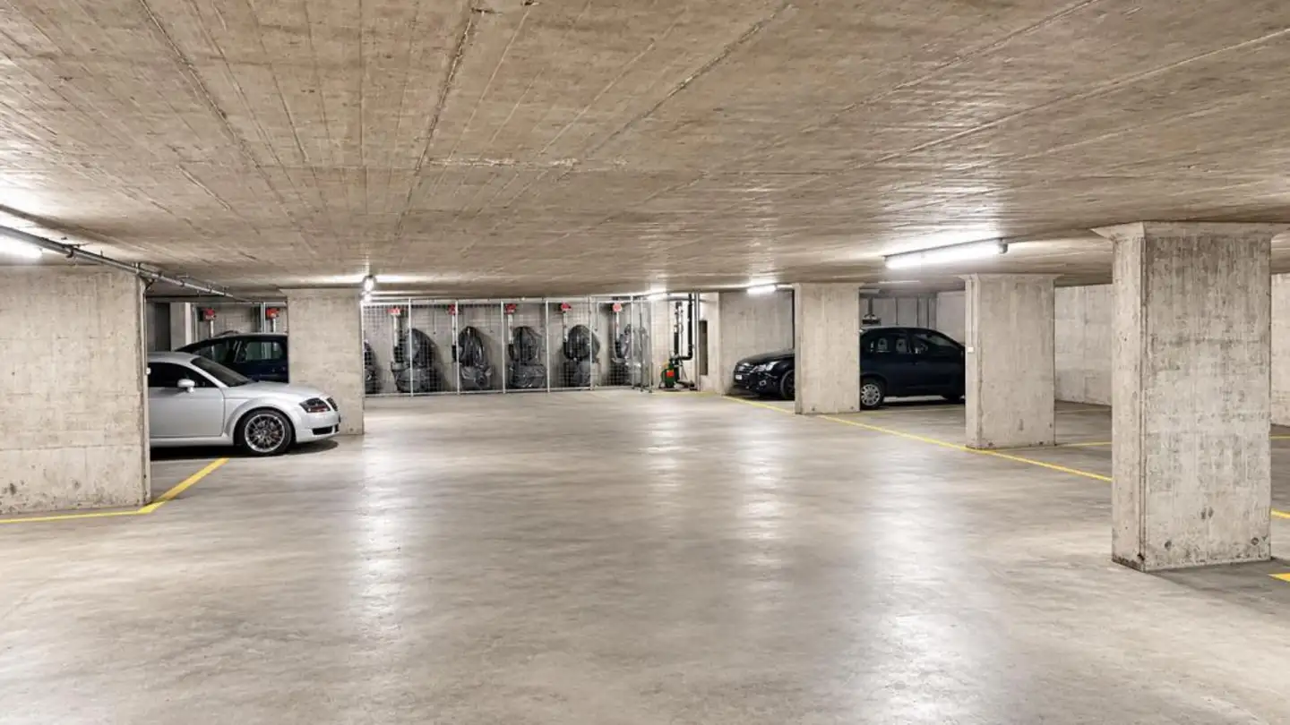 Place de parking souterraine à louer - Im Schäfer 26, 4657 Dulliken