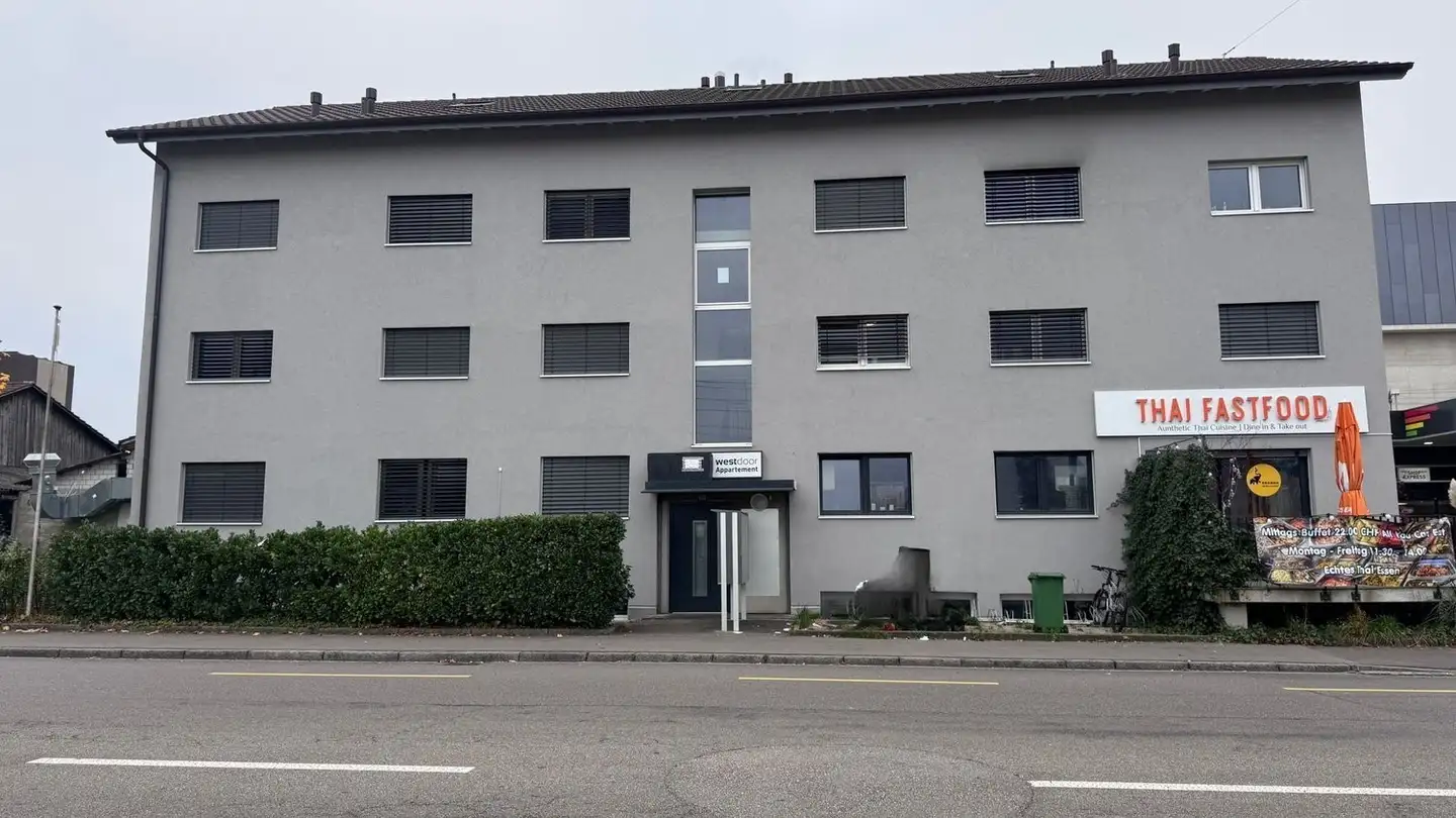 Commercial à louer - St. Gallerstrasse 170, 8404 Winterthur - Photo 2