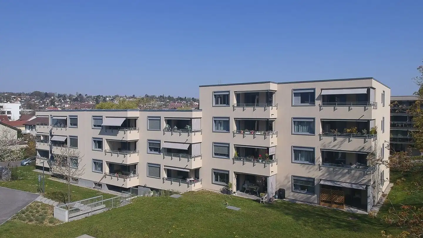 Überdachter Motorradparkplatz mieten - Langegasse 97, 4104 Oberwil BL