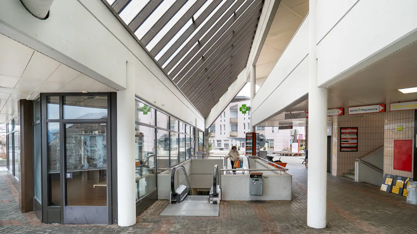 Parcheggio esterno in affitto - Place De La Gare 1, 1009 Pully