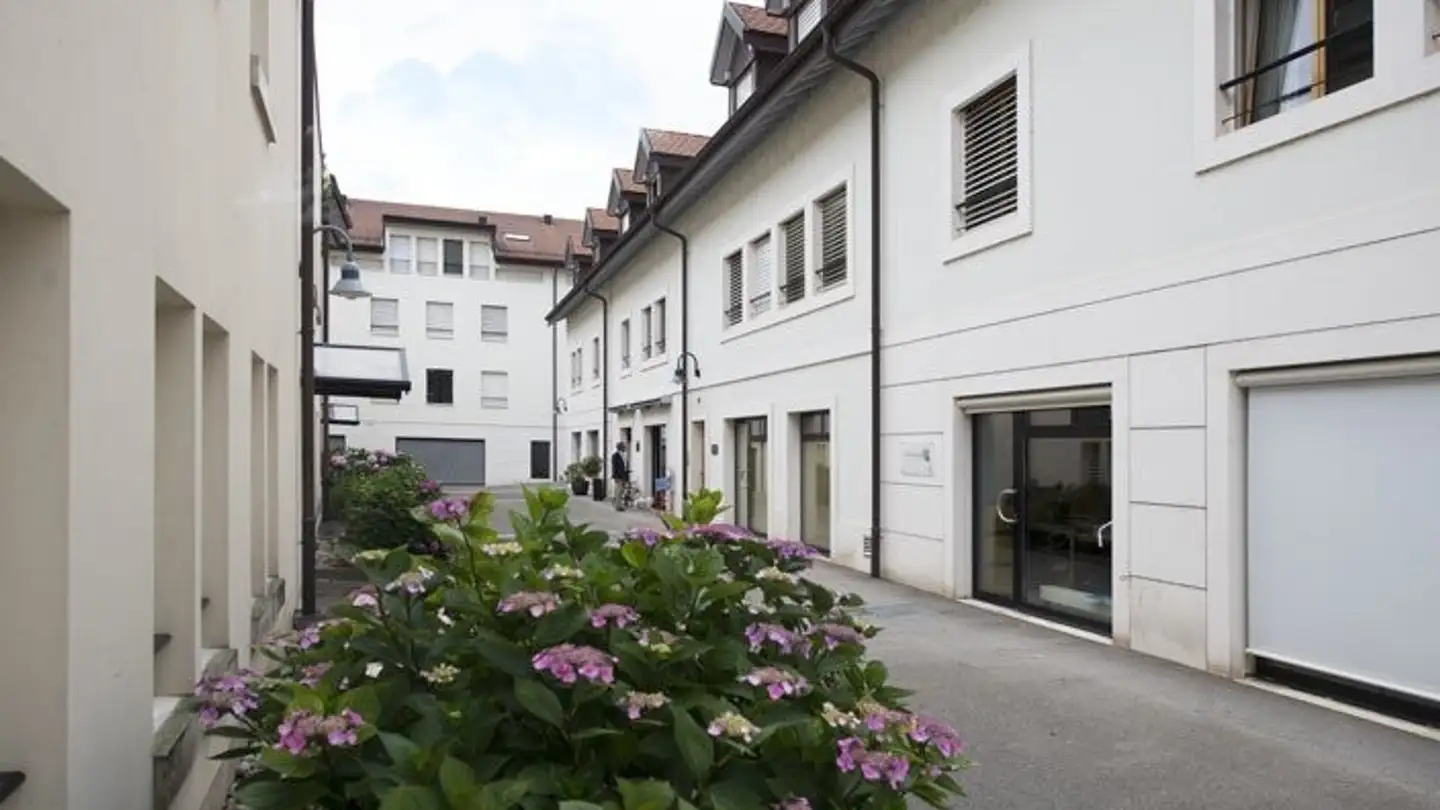 Tiefgaragenstellplatz mieten - Ruelle Des Halles 1, 1095 Lutry