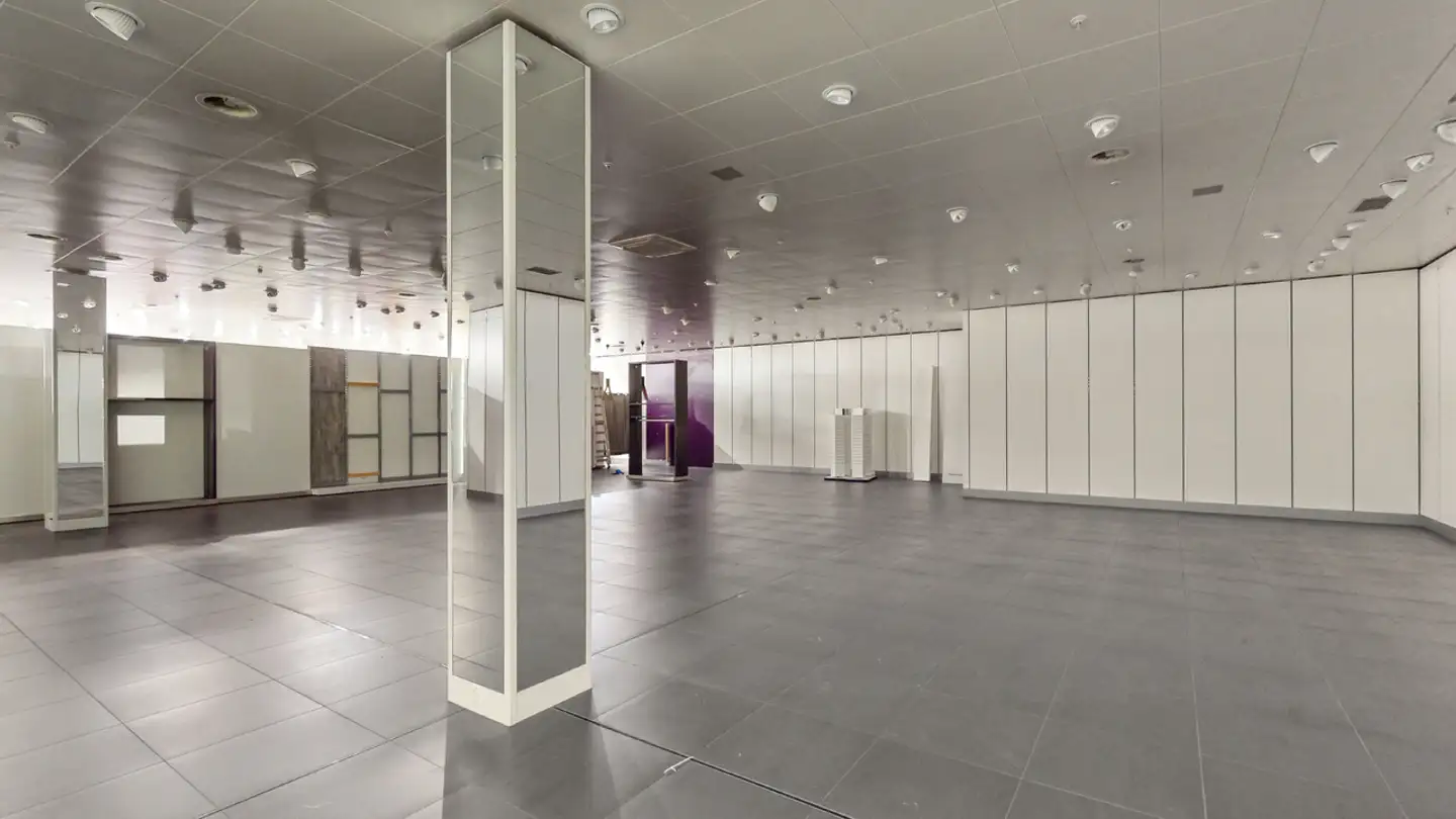 Shop for rent - Rue Industrielle, 2740 Moutier - Photo 2