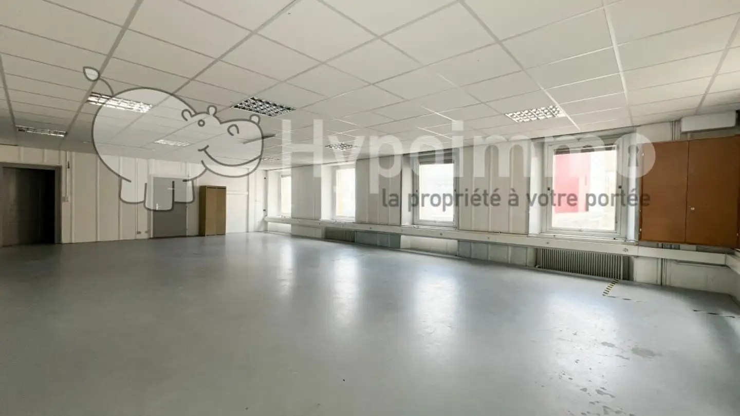 Gewerbe mieten - Rue Des Envers 37, 2400 Le Locle