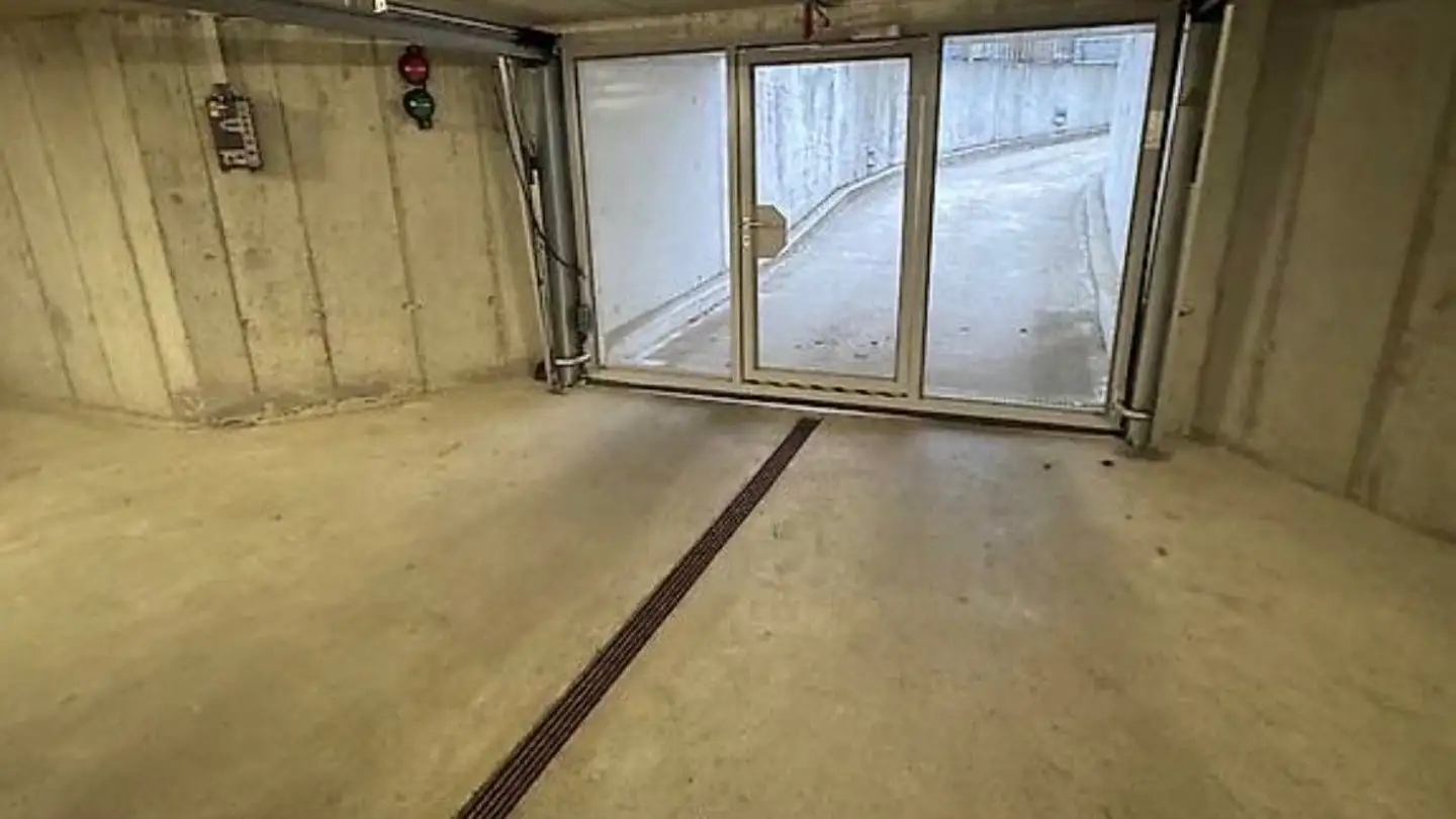 Place de parking souterraine à louer - Sonnenfeldweg, 4552 Derendingen - Photo 2