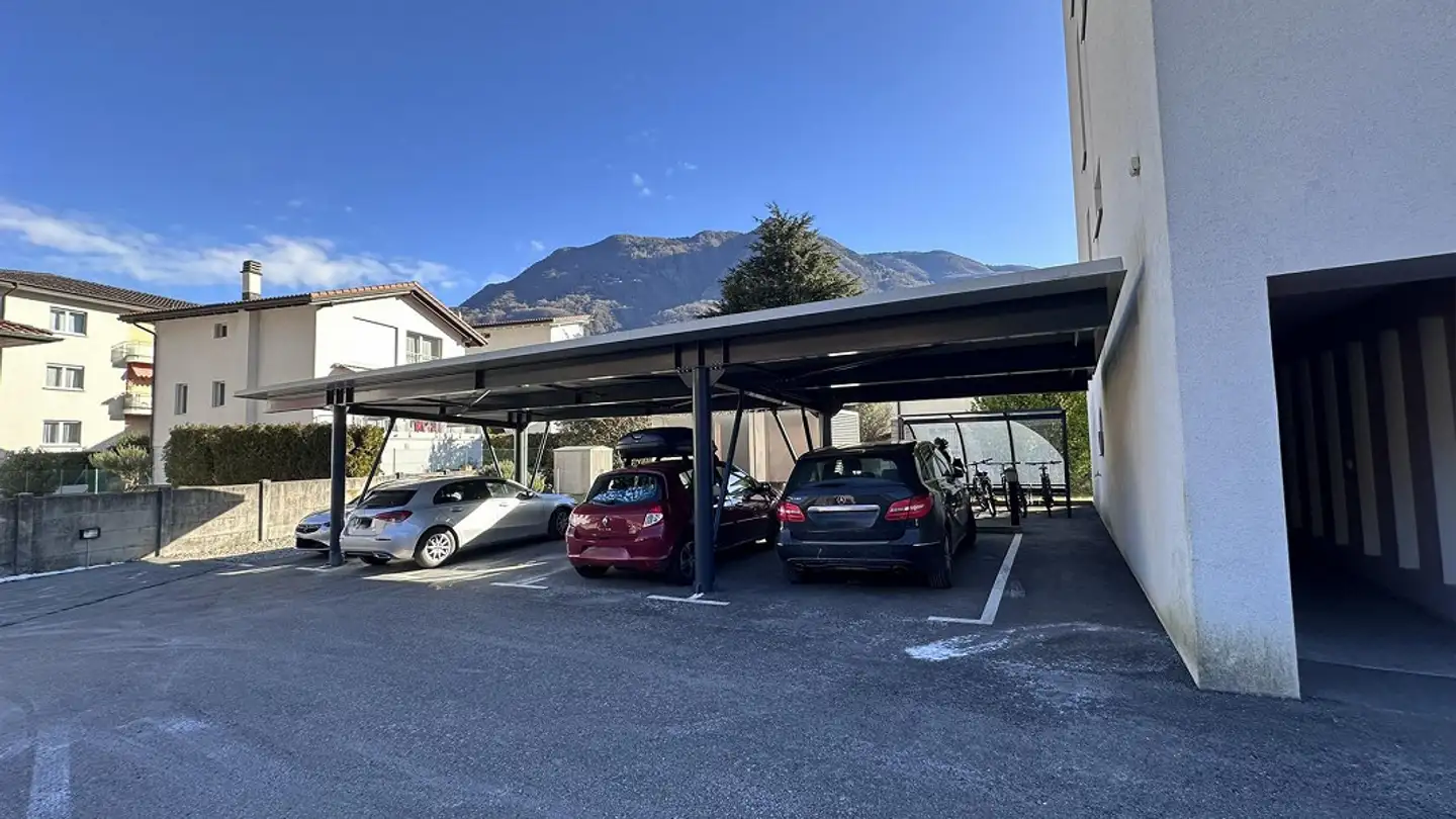 Covered parking space for rent - Viale Giuseppe Motta 40, 6500 Bellinzona - Photo 3