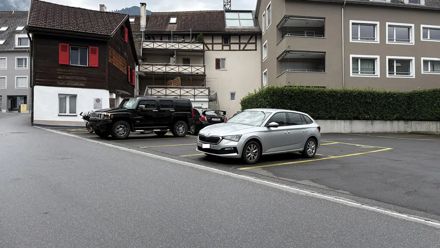 Parkplatz im Freien mieten - Hirschengasse 1, 7206 Igis