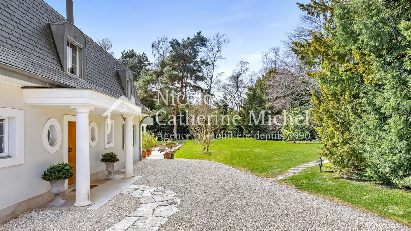 Single house for sale - 1296 Coppet