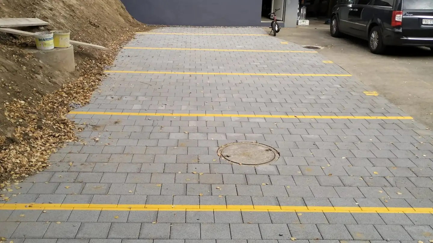 Outdoor parking space for rent - Oberriedenstrasse 30a, 5412 Gebenstorf - Photo 3