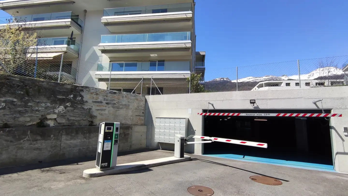 Single garage for rent - Route De Sion 38, 3960 Sierre