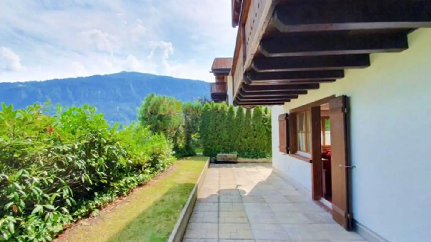 Appartement à vendre - Via Casti 9, 7151 Schluein