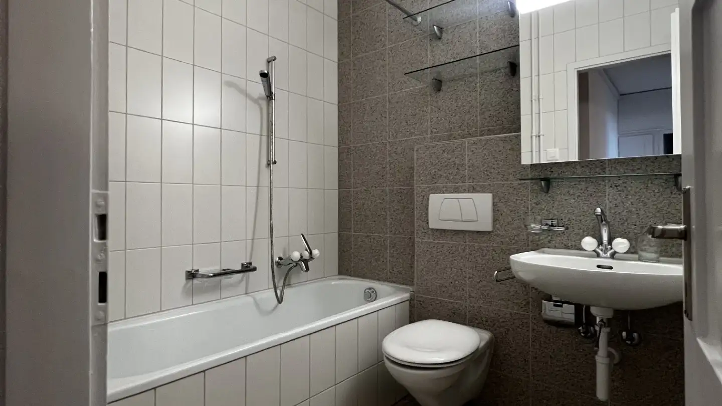 Wohnung mieten - Rue D'aarberg / Aarbergstrasse 86, 2502 Biel/Bienne - Foto 2