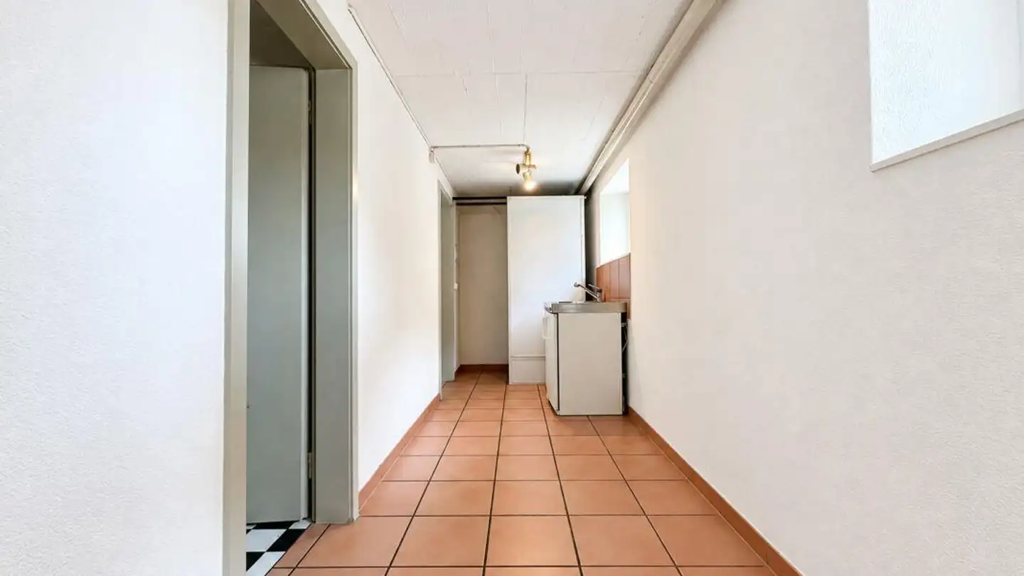 Workshop for rent - Zentralstrasse 130, 8212 Neuhausen am Rheinfall - Photo 4