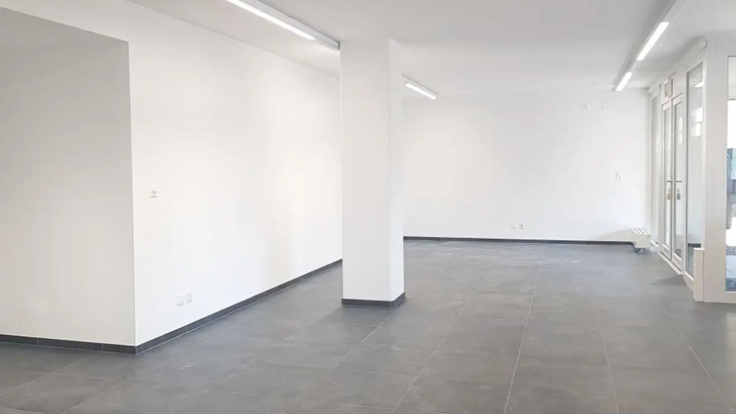 Commercial for rent - 2800 Delémont - Photo 4
