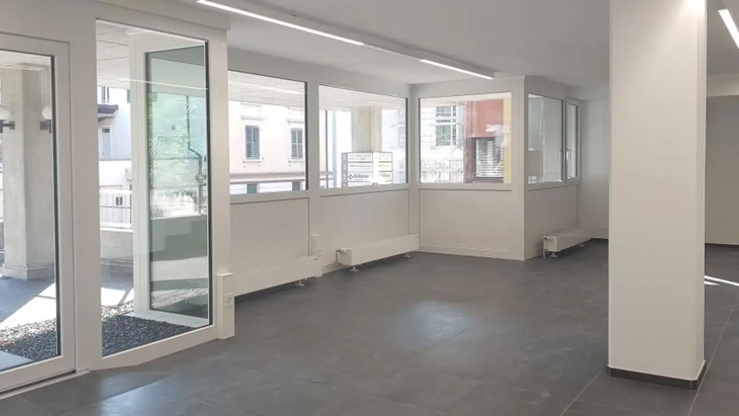 Commercial for rent - 2800 Delémont - Photo 3