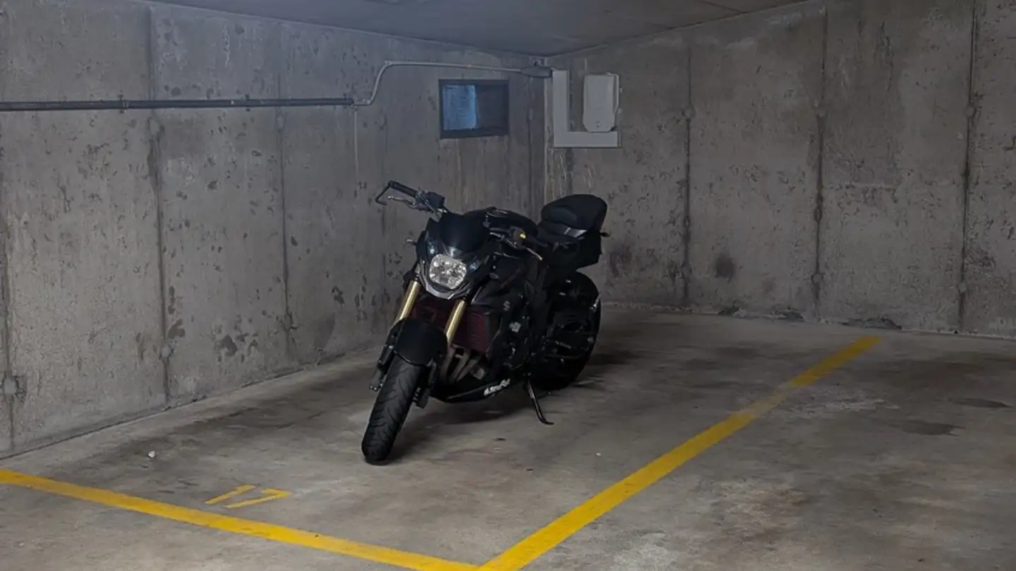 Single garage for rent - Staldenweg 2, 8965 Berikon