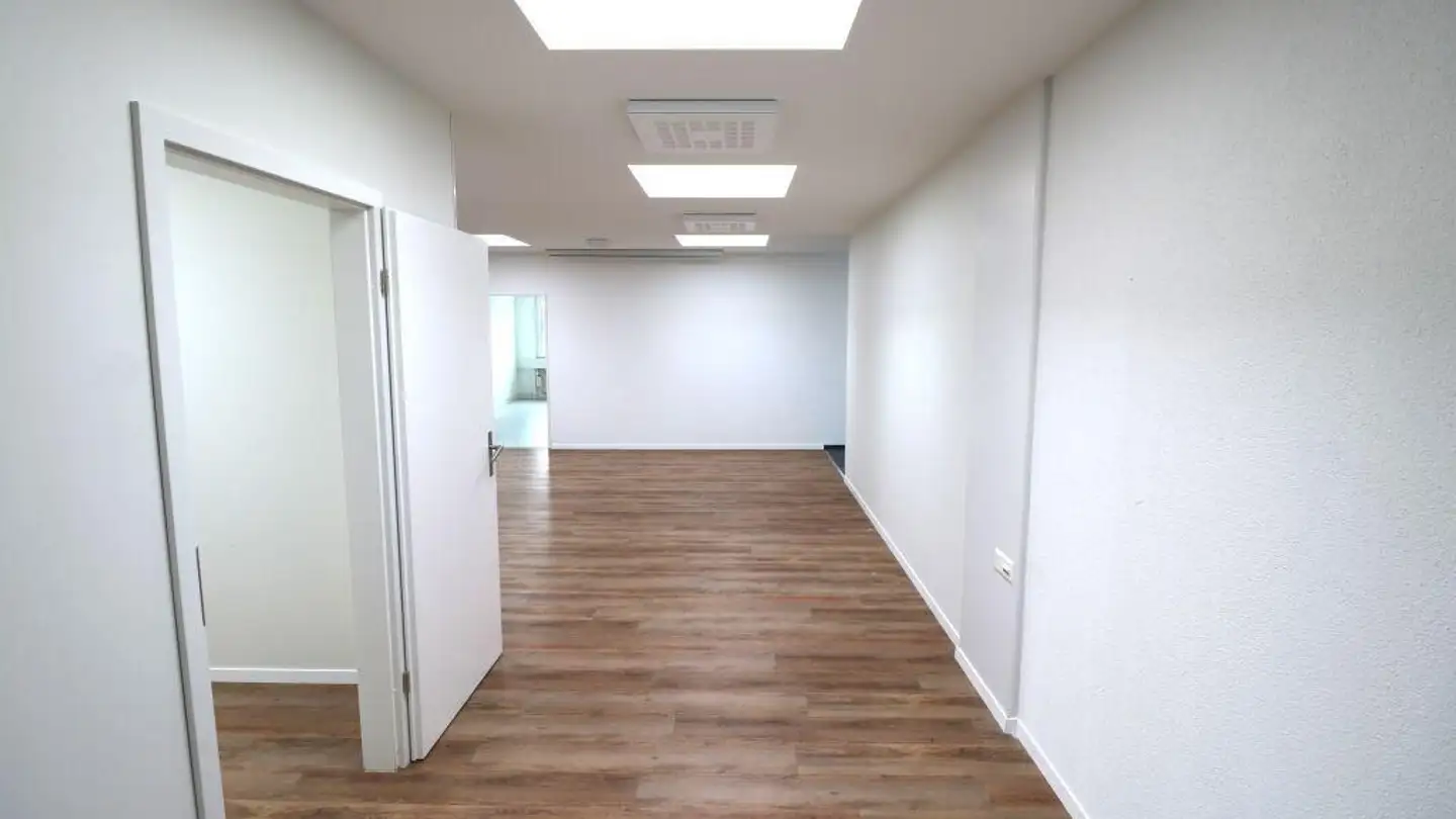 Commercial à louer - Täfernstrasse 39, 5405 Dättwil AG - Photo 3