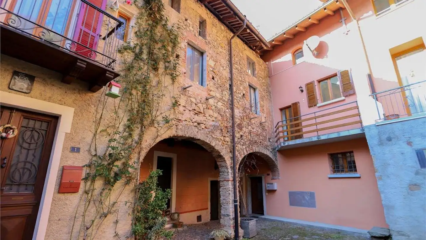 Casa singola in vendita - 6919 Carabietta - Photo 2