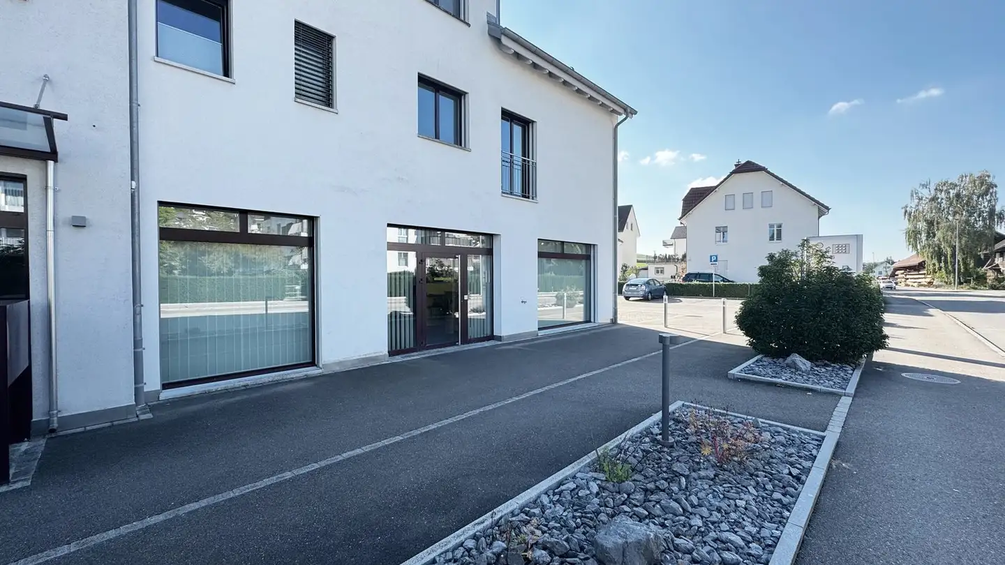 Office space for rent - Dorfstrasse 2, 8166 Niederweningen