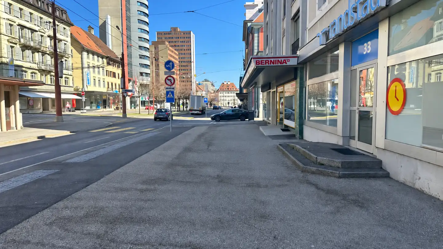 Industrial property for rent - Avenue Léopold-Robert 33, 2300 La Chaux-de-Fonds