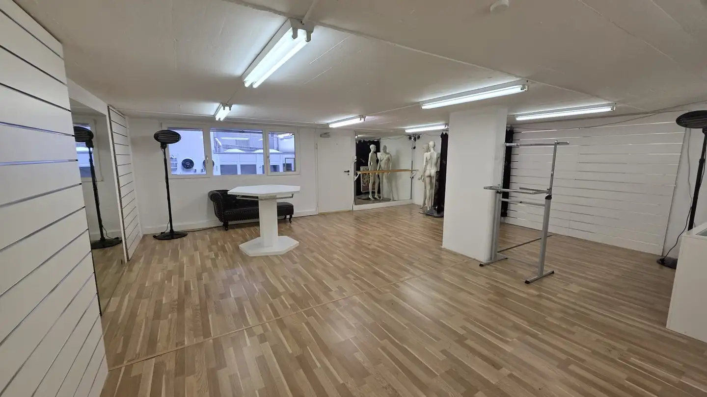 Commerciale in affitto - Mellingerstrasse 22, 5400 Baden